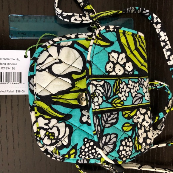 Vera Bradley. Small Island Bloom Crossbody, NWT - Picture 3 of 6